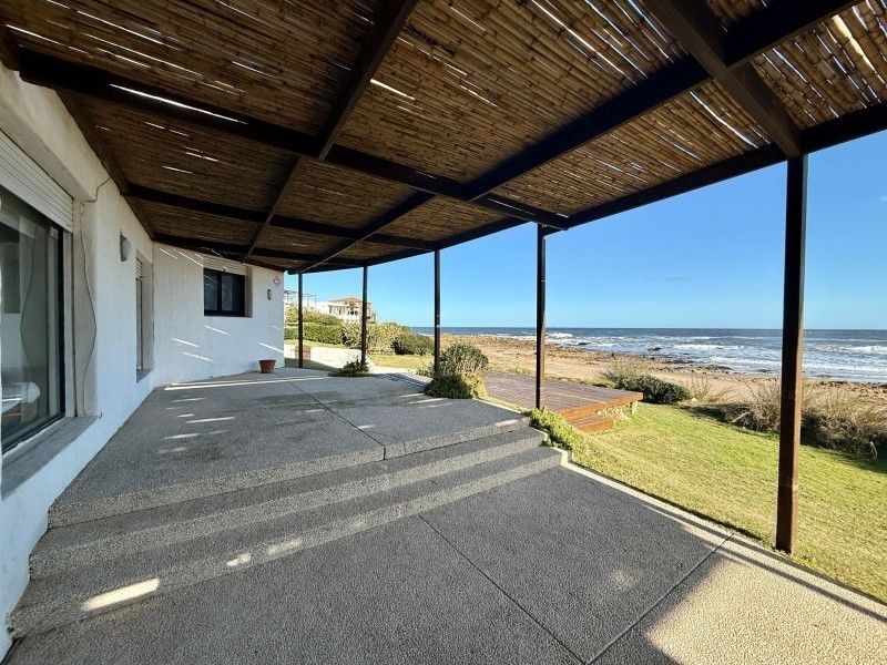 Casa en alquiler sobre la playa en La Posta del Cangrejo